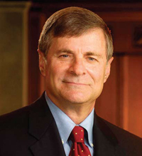 Pulitzer Prize-winning Author Brings National Perspective to the Classroom