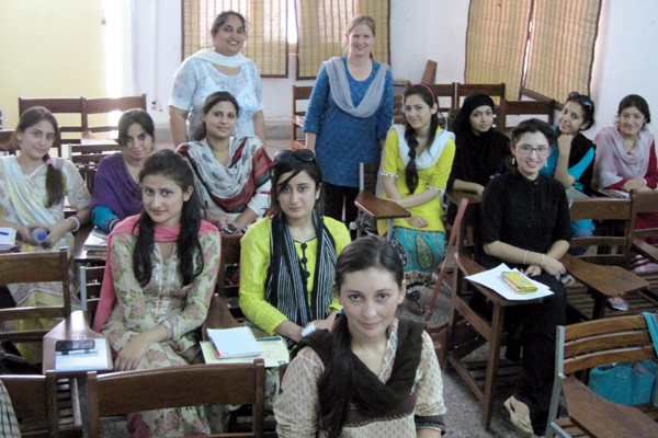 Pakistan Exchange Benefits Global Scholarship